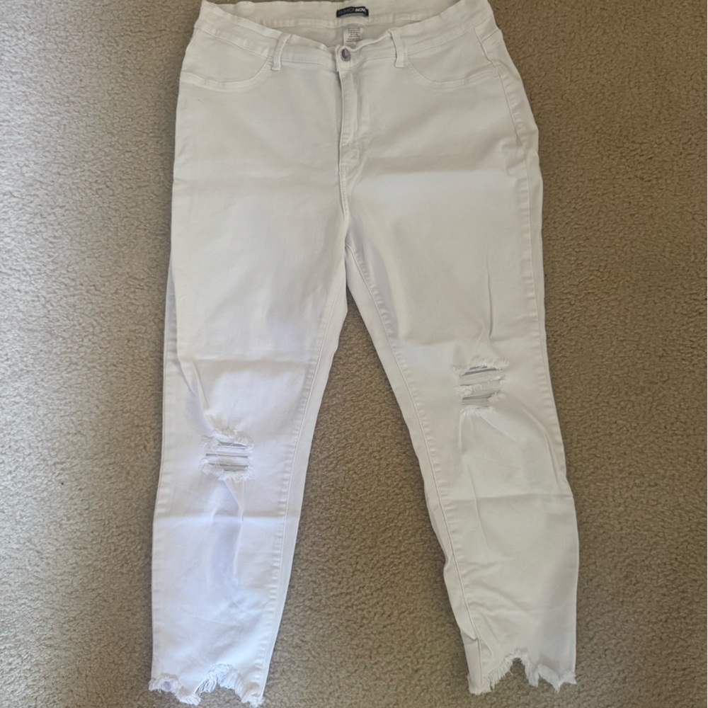 Fashion Nova White Denim Jeans
